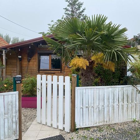 Grand Chalet Tout Equipe 6 Personnes Proche Des Plages Du Debarquement Sommervieu Exterior photo
