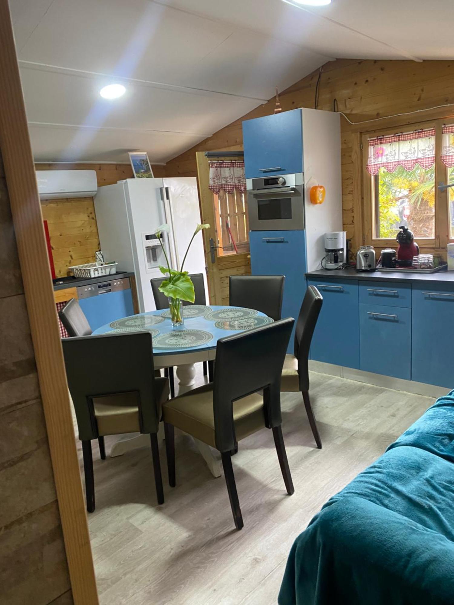 Grand Chalet Tout Equipe 6 Personnes Proche Des Plages Du Debarquement Sommervieu Exterior photo