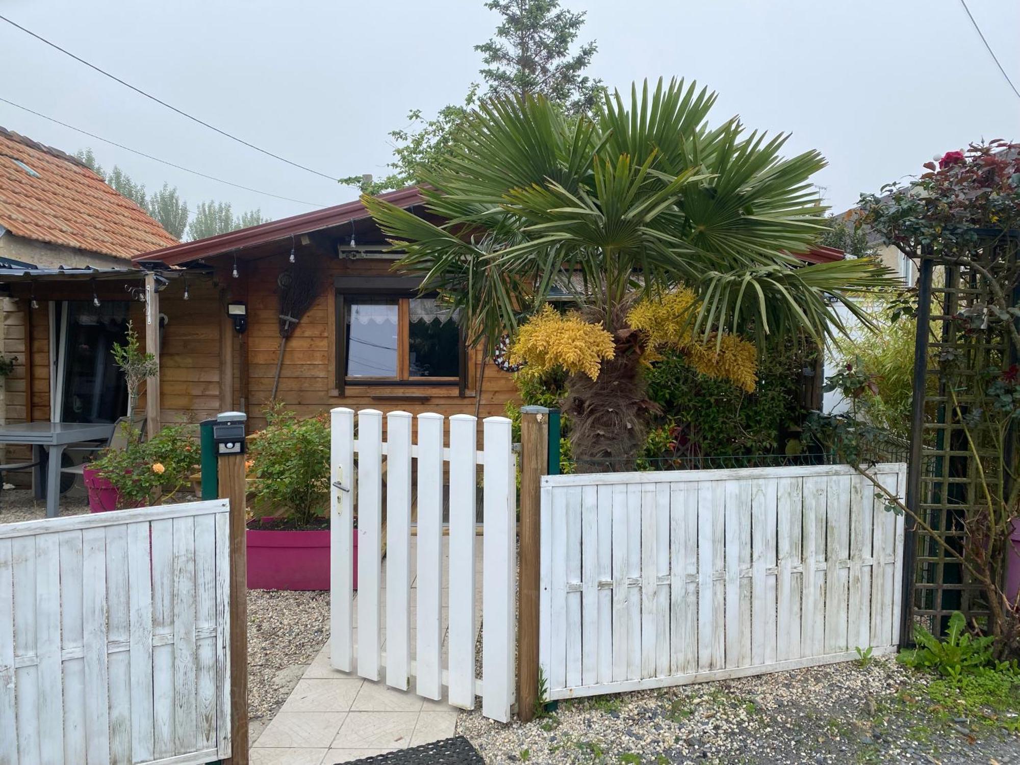 Grand Chalet Tout Equipe 6 Personnes Proche Des Plages Du Debarquement Sommervieu Exterior photo